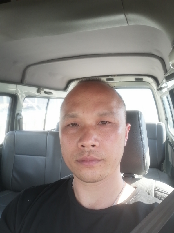 新旺丁的第一张照片--藤县认干亲服务网